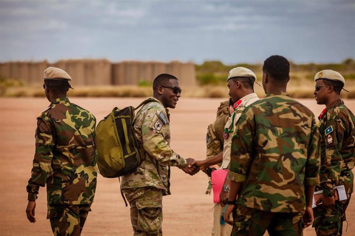 Archivo - Imagen de archivo de militares estadounidenses y somalíes 