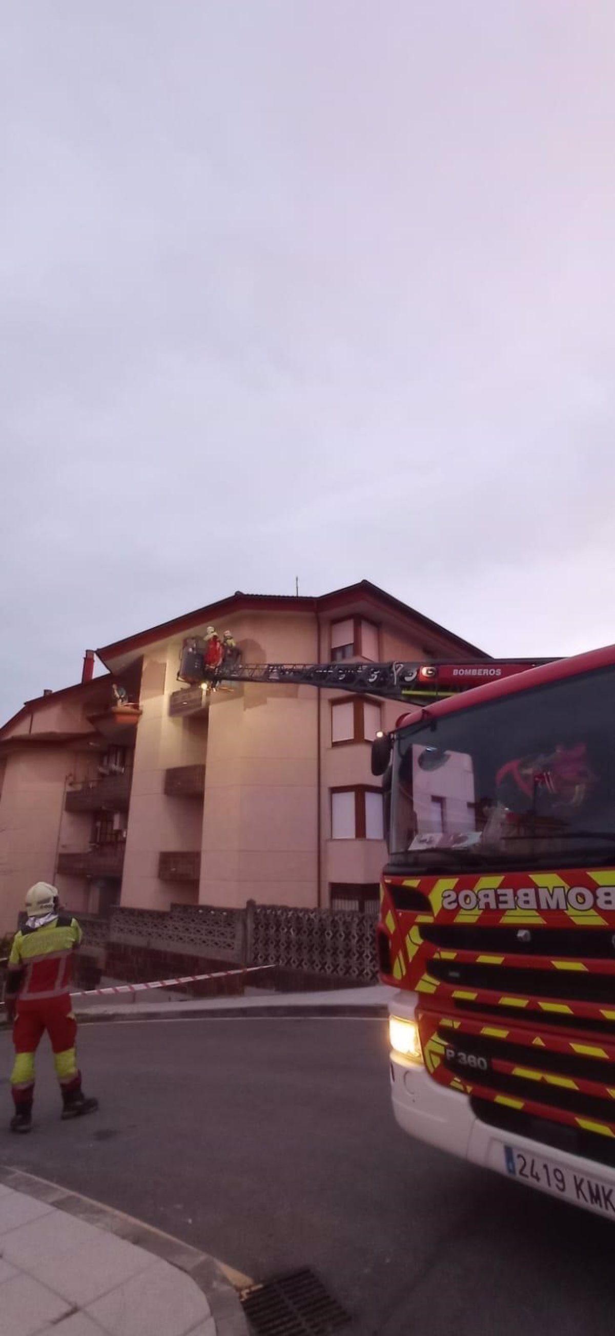 El 112 recibe 56 llamadas y gestiona 15 incidencias por el fuerte viento en Cantabria