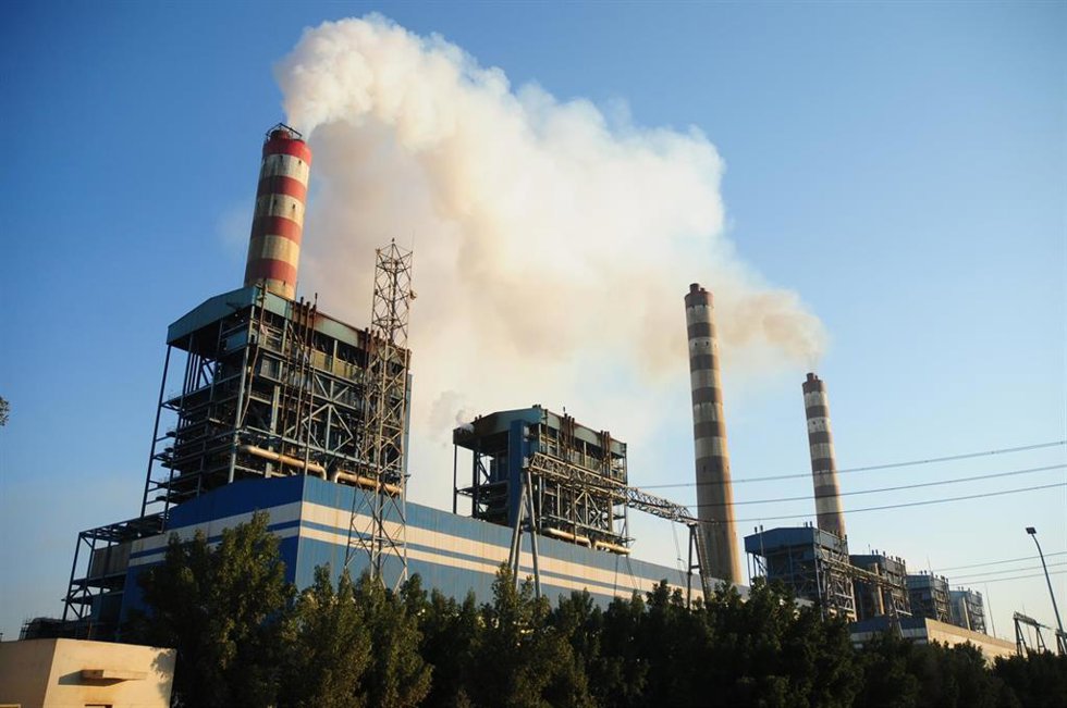 Imagen de archivo de una planta de energía en Irak.