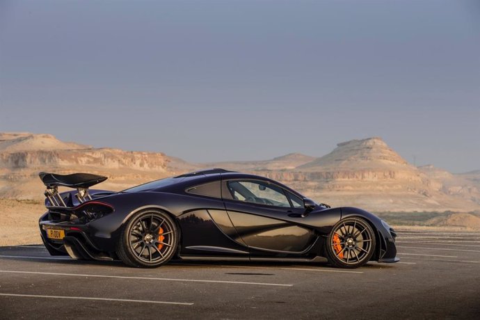 Mclaren lanza su 'superdeportivo' W1 con nueva tecnología en su monocasco e inspirado en la Fórmula 1.