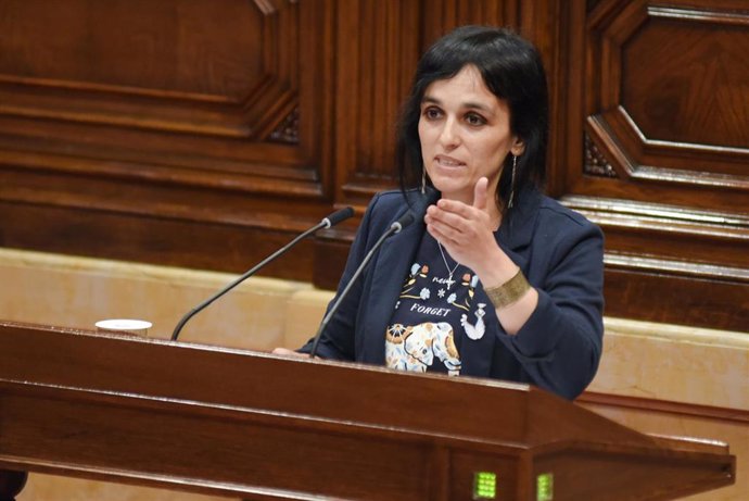 Archivo - La presidenta de Aliança Catalana y alcalde sa Ripoll, Silvia Orriols,en un debate en el Parlament