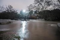 Bomberos de la Comunidad siguen trabajando en pequeñas inundaciones ocasionadas por aumento del caudal de los ríos