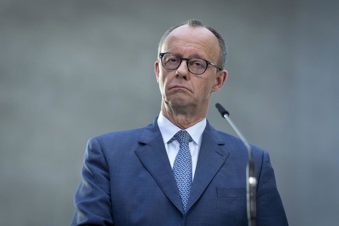 8 de março de 2025, Berlim, Berlim, Alemanha: Friedrich Merz em uma coletiva de imprensa após as conversas exploratórias entre o partido e os líderes do grupo parlamentar do SPD, CDU e CSU no edifício do Reichstag. Berlim, 08 de março de 2025