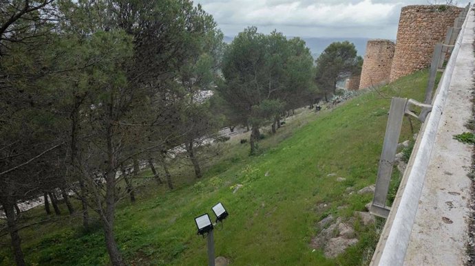 Se han sustituido 42 luminarias por nuevas unidades LED en el conjunto amurallado de la Sierra de Gracia.