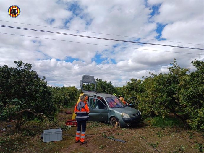 Tres heridos al colisionar dos coches en la CV-550 en Alzira