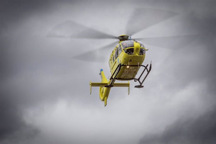 Helicóptero del 061en el helipuerto del Hospital Provincial de Conxo, a 7 de marzo de 2025, en Santiago de Compostela, A Coruña, Galicia (España). 