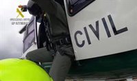 La Guardia Civil rescata a cuatro personas atrapadas en su vehículo en una zona de difícil acceso en Chandrexa de Queixa