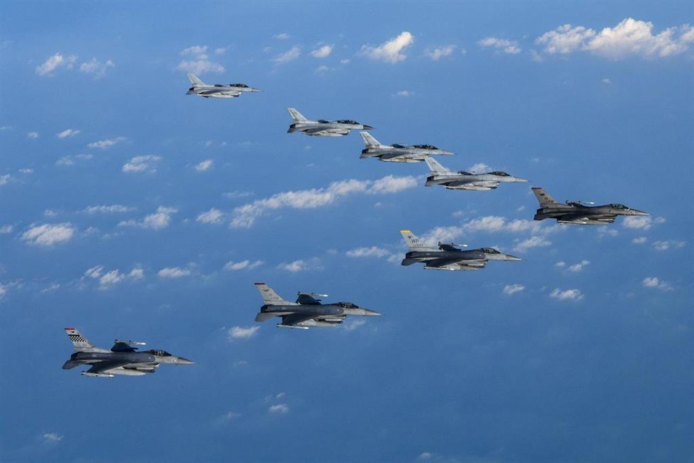 Archivo - Imagen de archivo de un ejercicio militar aéreo conjunto entre EEUU y Corea del Sur