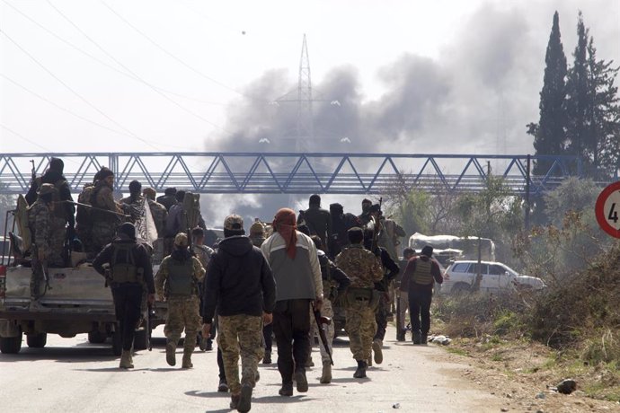 Forces de seguretat sirianes en la carretera Tartús-Latakia, nord-oest de Síria