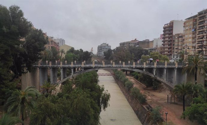 Puente en Elche (Alicante) en una imagen de archivo.