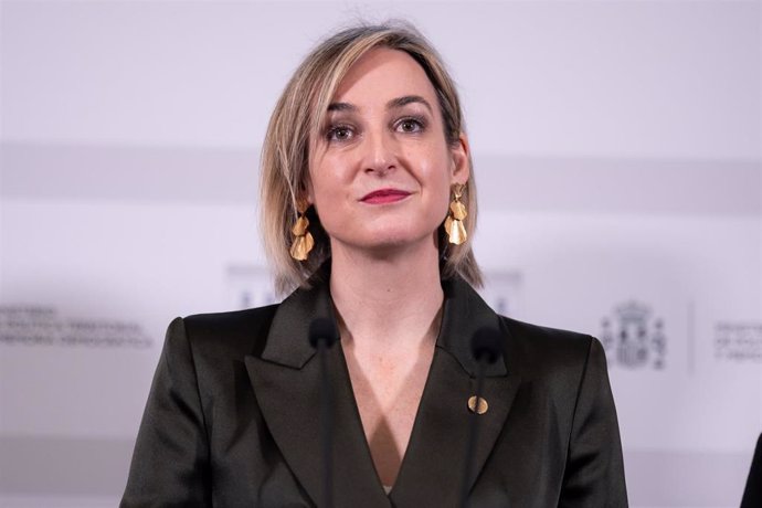 La consejera de Gobernanza, Administración Digital y Autogobierno y Portavoz del Gobierno Vasco, María Ubarretxena, durante una rueda de prensa tras una reunión de la Comisión Bilateral de Cooperación Administración General del Estado-Comunidad Autónoma d
