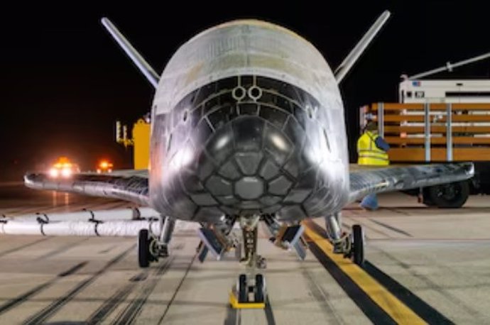 Veículo de teste orbital X-37B da Força Espacial dos EUA.