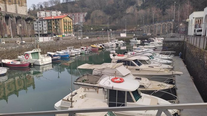 Archivo - Embarcaciones atracadas en Ondarroa (Bizkaia)