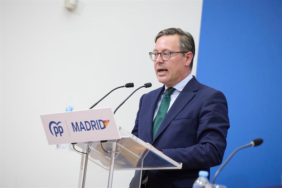 Archivo - El secretario general del PP de Madrid, Alfonso Serrano, interviene en el Comité Ejecutivo Autonómico del PP de Madrid, en el Centro de Empresas de Boadilla del Monte, a 30 de septiembre de 2024, en Boadilla del Monte, Madrid (España).