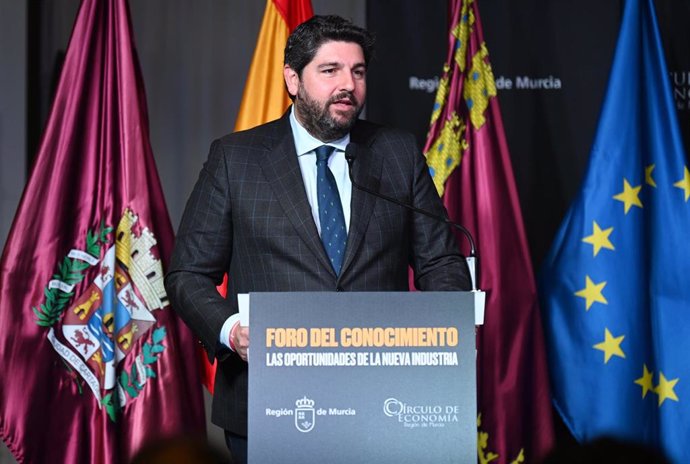 El presidente de la Comunidad, Fernando López Miras, inaugura en Cartagena el 'Foro del conocimiento: las oportunidades de la nueva industria', organizado por el Gobierno regional en colaboración con el Círculo de Economía de la Región de Murcia.