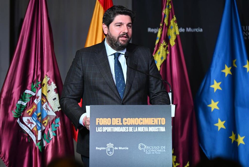El presidente de la Comunidad, Fernando López Miras, inaugura en Cartagena el 'Foro del conocimiento: las oportunidades de la nueva industria', organizado por el Gobierno regional en colaboración con el Círculo de Economía de la Región de Murcia.