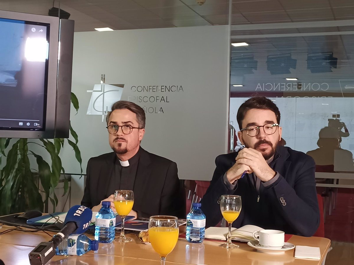 La Iglesia española propone a los sacerdotes como antídoto ante la soledad y ansiedad que genera la hiperconectividad