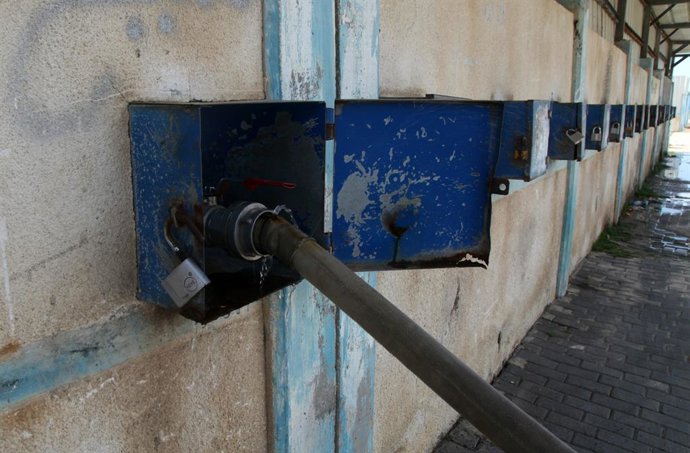 Archivo - Arquivo - Foto de arquivo de tomadas em uma usina de dessalinizao na Cidade de Gaza, norte da Faixa de Gaza, em junho de 2023.