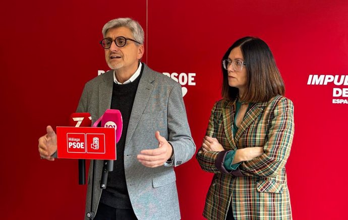 El secretario general del PSOE de Málaga, Josele Aguilar, en rueda de prensa