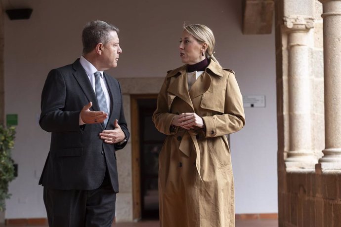 El presidente de Castilla-La Mancha, Emiliano García-Page y la presidenta de la Junta de Extremadura, María Guardiola.