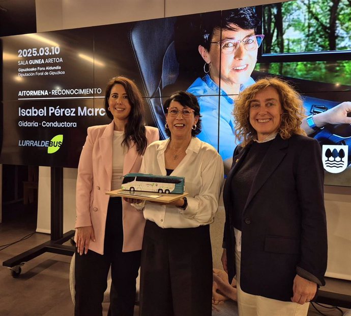 Reconocimiento de Diputación y Gobierno Vasco a Isabel Pérez Marcos.
