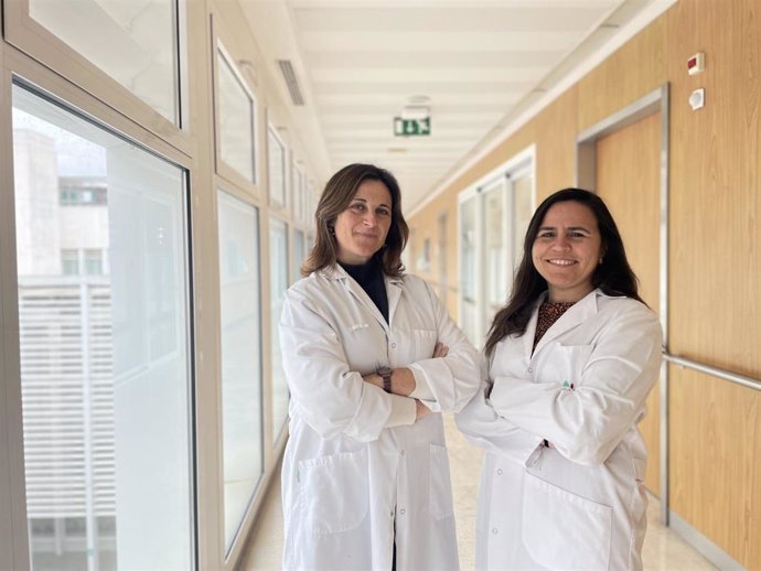 Las doctoras Pilas Sanjuán y Alba Ginés de Quirónsalud Infanta Luisa.