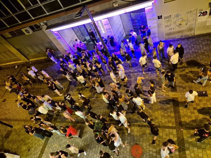 Imagen de ocio nocturno en la calle en Logroño