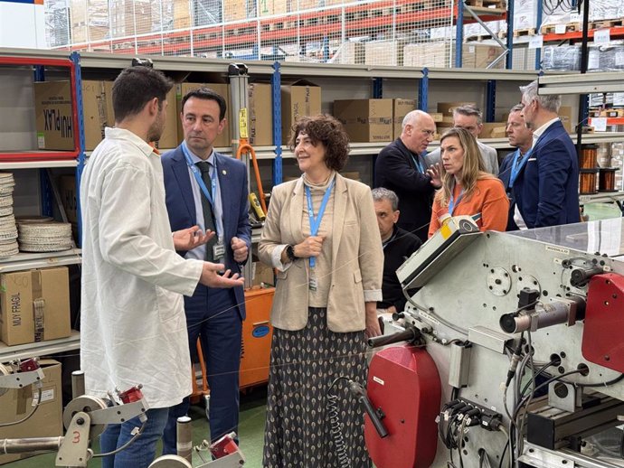 El vicelehendakari y consejero de Economía, Trabajo y Empleo, Mikel Torres, visita a la planta de Katea Legaia de Zarautz (Gipuzkoa)