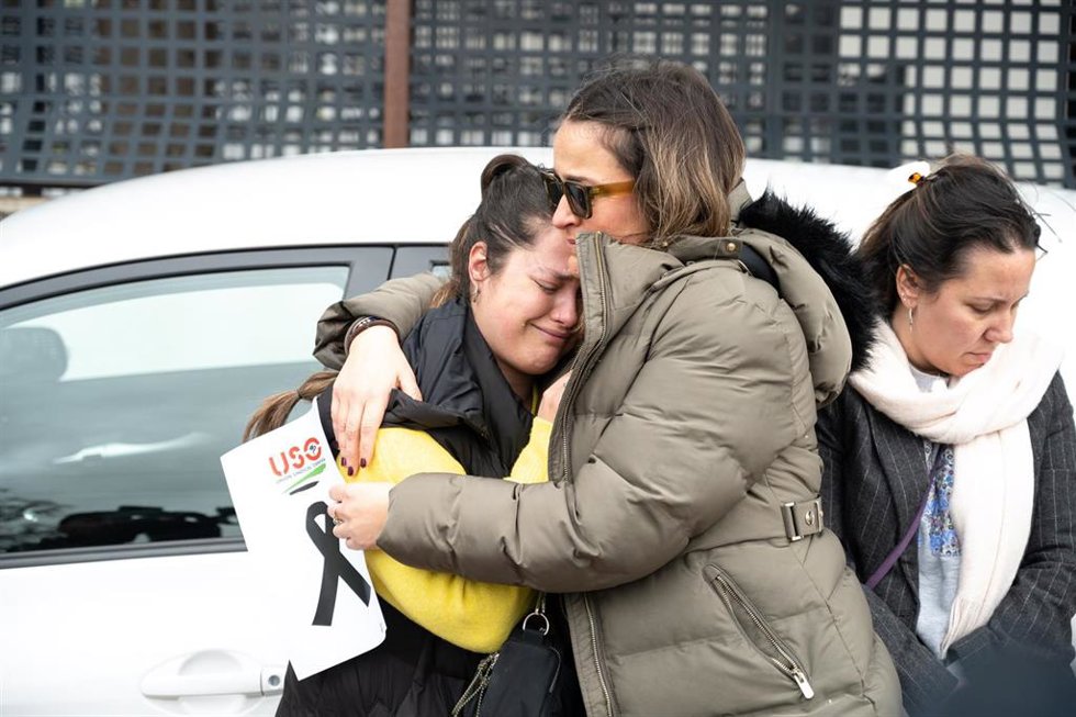 Manifestación por la Educadora social asesinada en un piso tutelado por tres menores, en la calle Castillo de Benquerencia de la urbanización Guadiana.