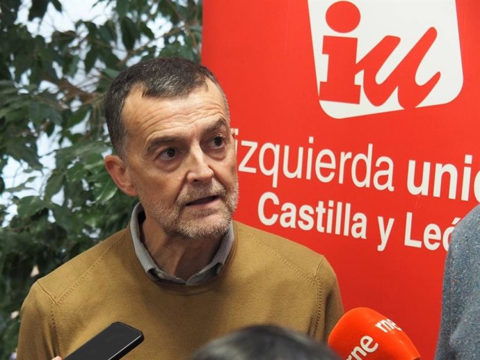 O coordenador federal da Izquierda Unida, Antonio Maíllo, em uma reunião em Valladolid.