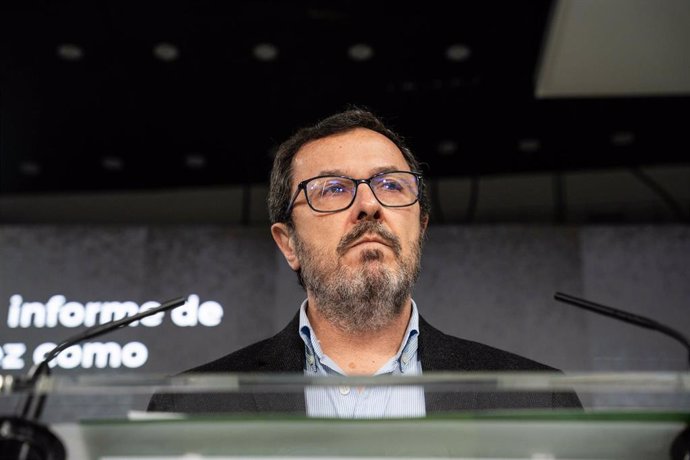 Archivo - El portavoz nacional de VOX, José Antonio Fúster, ofrece una rueda de prensa en la sede nacional de VOX.