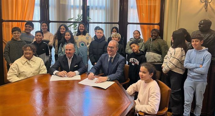 Gobierno y Banco Sabadell colaboran para impulsar la cultura emprendedora entre los escolares asturianos.