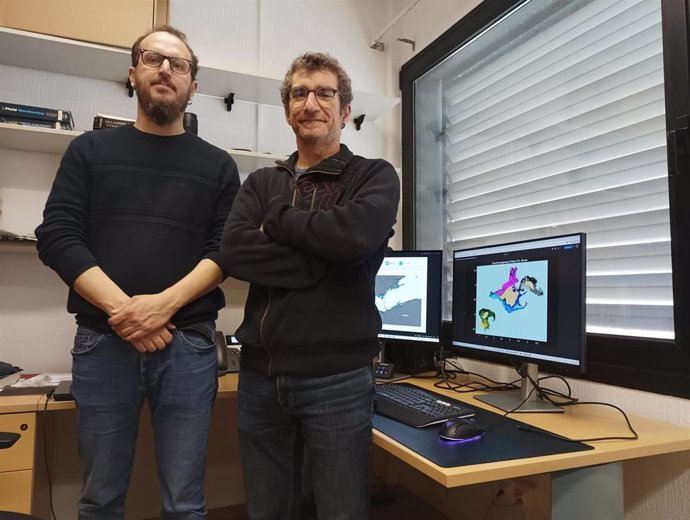 El investigador del Departamento de Física Aplicada II de la Universidad de Málaga (UMA), Javier Soto Navarro, y el científico del Centro Oceanográfico de Baleares del Instituto Español de Oceanografía (COB-IEO/CSIC) Gabriel Jordá.