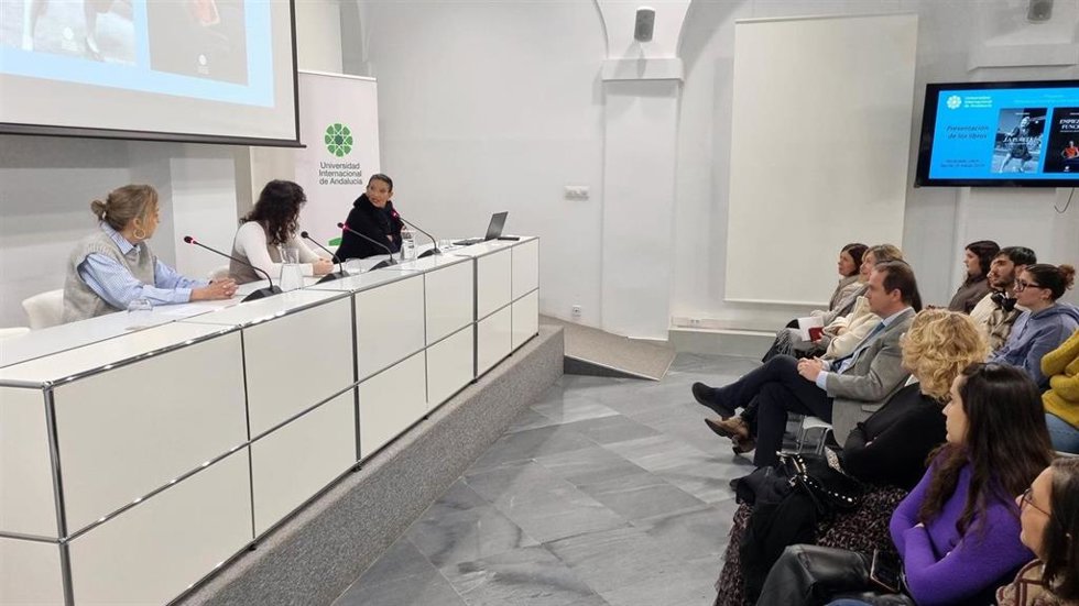 Mesa redonda organizada en Sevilla con motivo del Día de la Mujer.