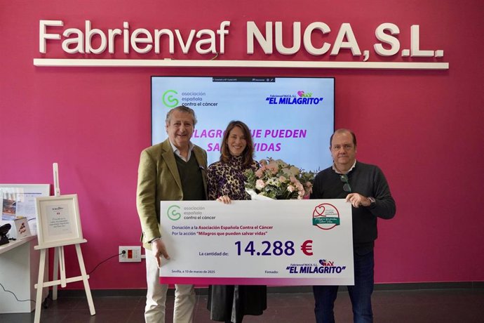 El Milagrito dona a la Asociación contra el cáncer 14.288 euros, tras vender 274.000 botellas