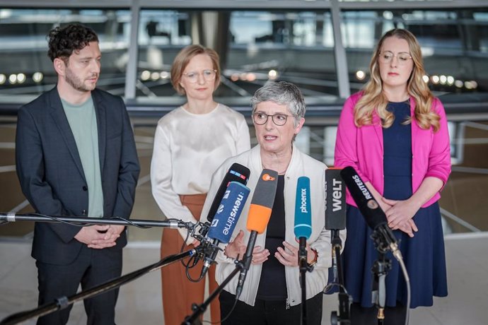 10 March 2025, Berlin: Felix Banaszak, chairman of Alliance 90/The Greens, Franziska Brantner, party leader of Alliance 90/The Greens, Katharina Dröge, parliamentary group leader of Alliance 90/The Greens, and Britta Hasselmann, parliamentary group leader