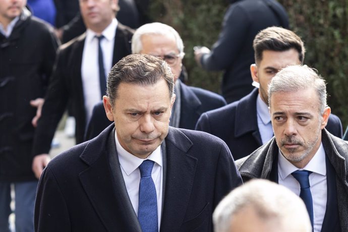 February 17, 2025, Porto, Portugal: Luís Montenegro, Prime Minister, speaks to the media during the funeral. Jorge Nuno Pinto da Costa, former president of Futebol Clube do Porto, passed away on the 15th of February 2025. His funeral was held in SĂŁo Fran