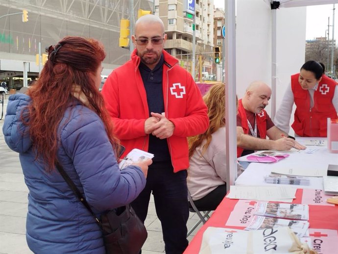 Informarán sobre los requisitos para solicitar esta ayuda y podrán detectar circunstancias especiales que requieran acompañamiento adicional