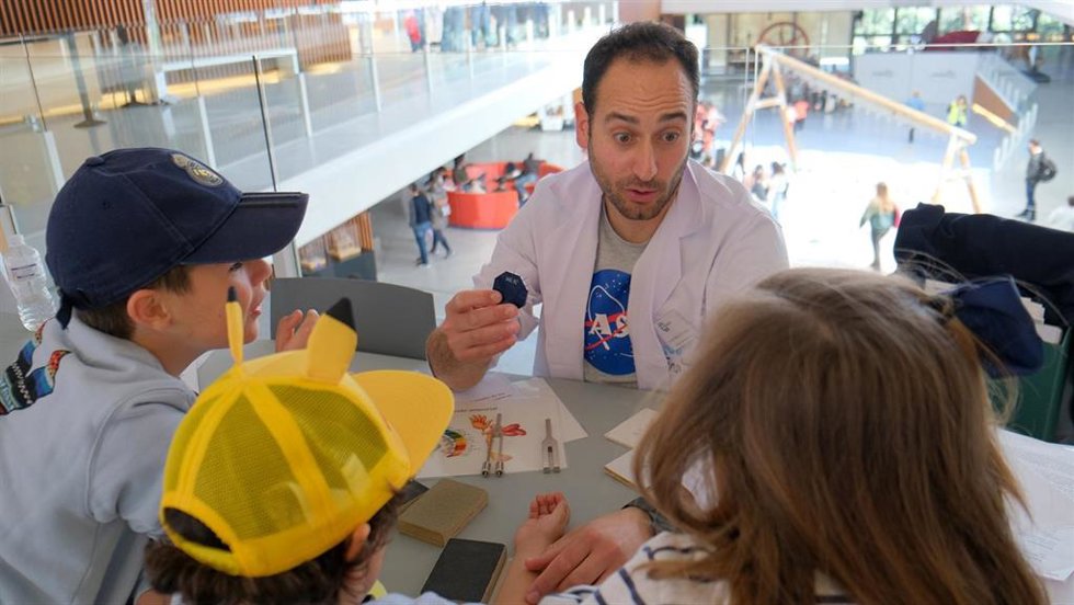 Archivo - Actividad divulgativa en el Parque de las Ciencias