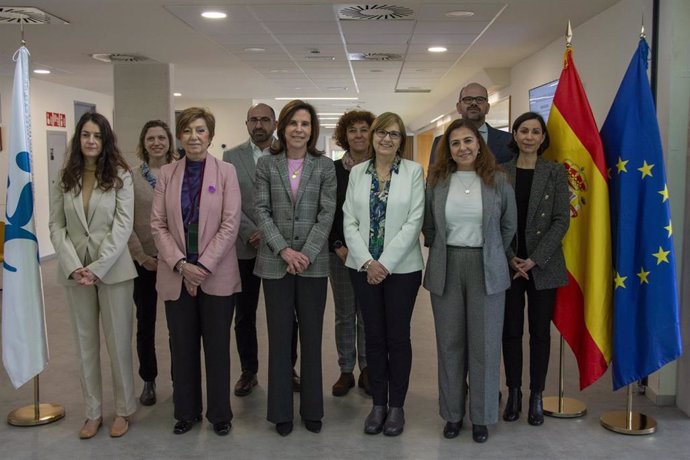 La embajadora de Francia en España visita el campus de Majadahonda (Madrid) del ISCIII.