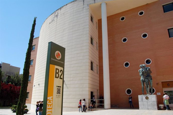 Archivo - Edificio B2 del Campus de Las Lagunillas, en la Universidad de Jaén.
