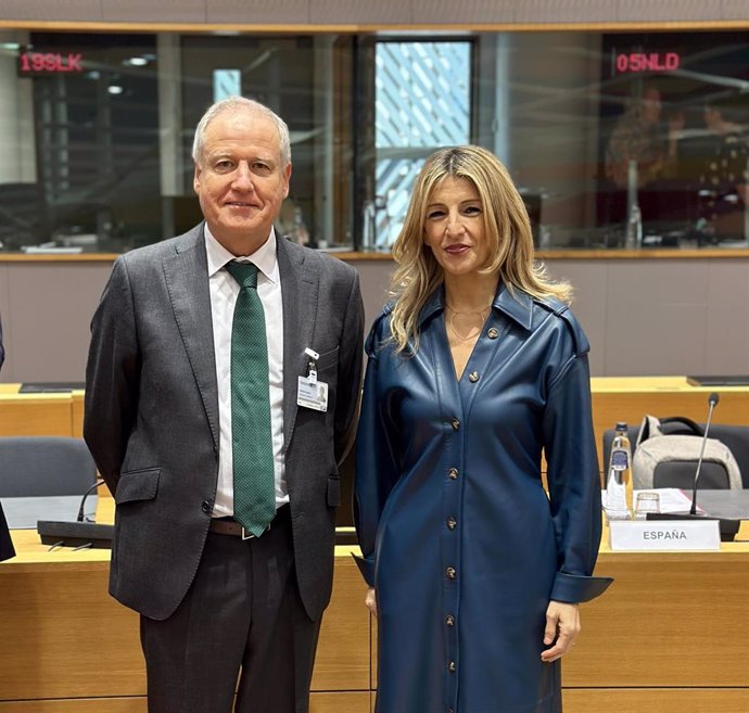 El consejero de Empleo, Eduardo Arasti, participa en el Consejo de Empleo y Política Social (EPSCO) junto a la ministra Yolanda Díaz