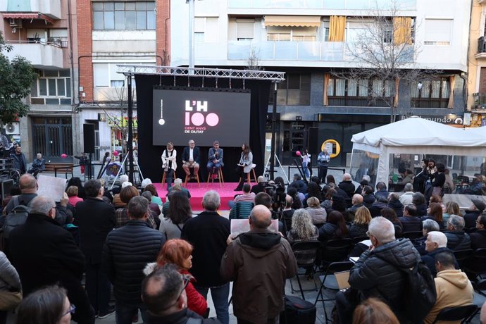 L'alcalde de L'Hospitalet de Llobregat (Barcelona), David Quirós, a la presentació del logo dels 100 anys del títol de ciutat i l'explicació del programa d'activitats