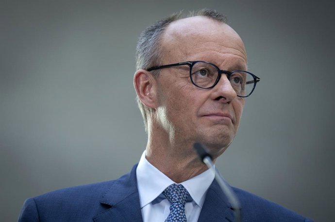8 de março de 2025, Berlim, Berlim, Alemanha: Friedrich Merz em uma coletiva de imprensa após as conversas exploratórias entre o partido e os líderes do grupo parlamentar do SPD, CDU e CSU no edifício do Reichstag. Berlim, 08 de março de 2025