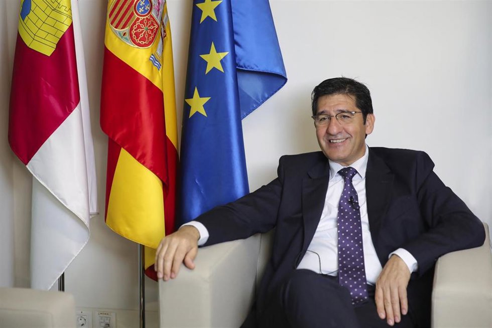 El vicepresidente segundo de la Junta de Castilla-La Mancha, José Manuel Caballero, durante una entrevista para Europa Press, a 7 de marzo de 2025, en Toledo, Castilla-La Mancha (España). José Manuel Caballero Serrano es vicepresidente segundo de la Jun