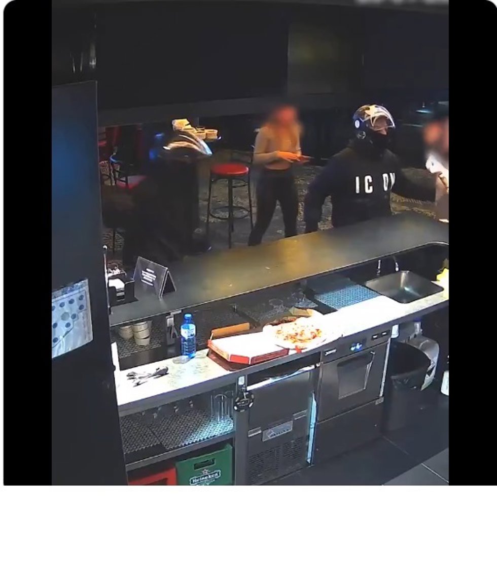 Uno de los robos con violencia de los presuntos detenidos.