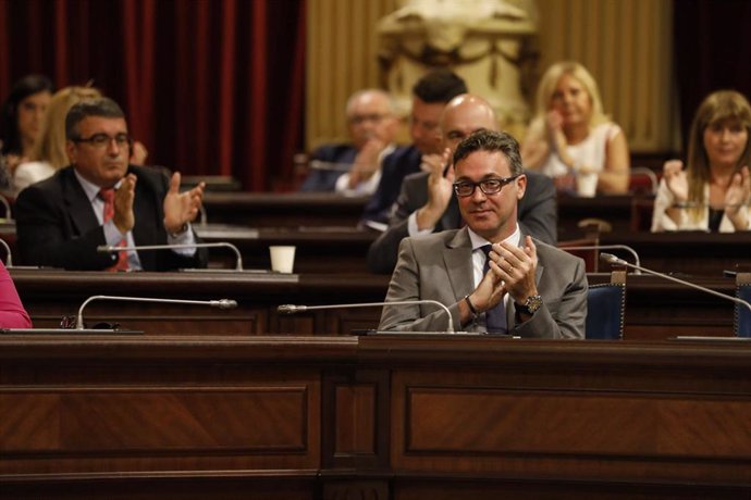 Archivo - El vicepresidente del Govern y conseller Economía, Hacienda e Innovación del Govern balear, Antoni Costa, en una imagen de arhivo