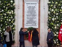 Los actos en recuerdo a las víctimas del 11M arrancan bajo la lluvia en la Puerta del Sol