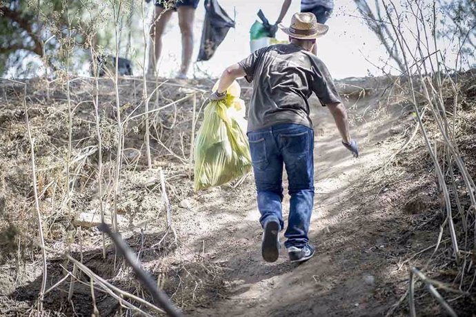Archivo - Libera, la iniciaitiva conjunta de SEO/BirdLife y Ecoebes, concederá ayudas a 50 proyectos para limpiar el entorno