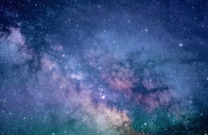 Un fenómeno misterioso en el centro de nuestra galaxia podría ser el resultado de un tipo diferente de materia oscura.